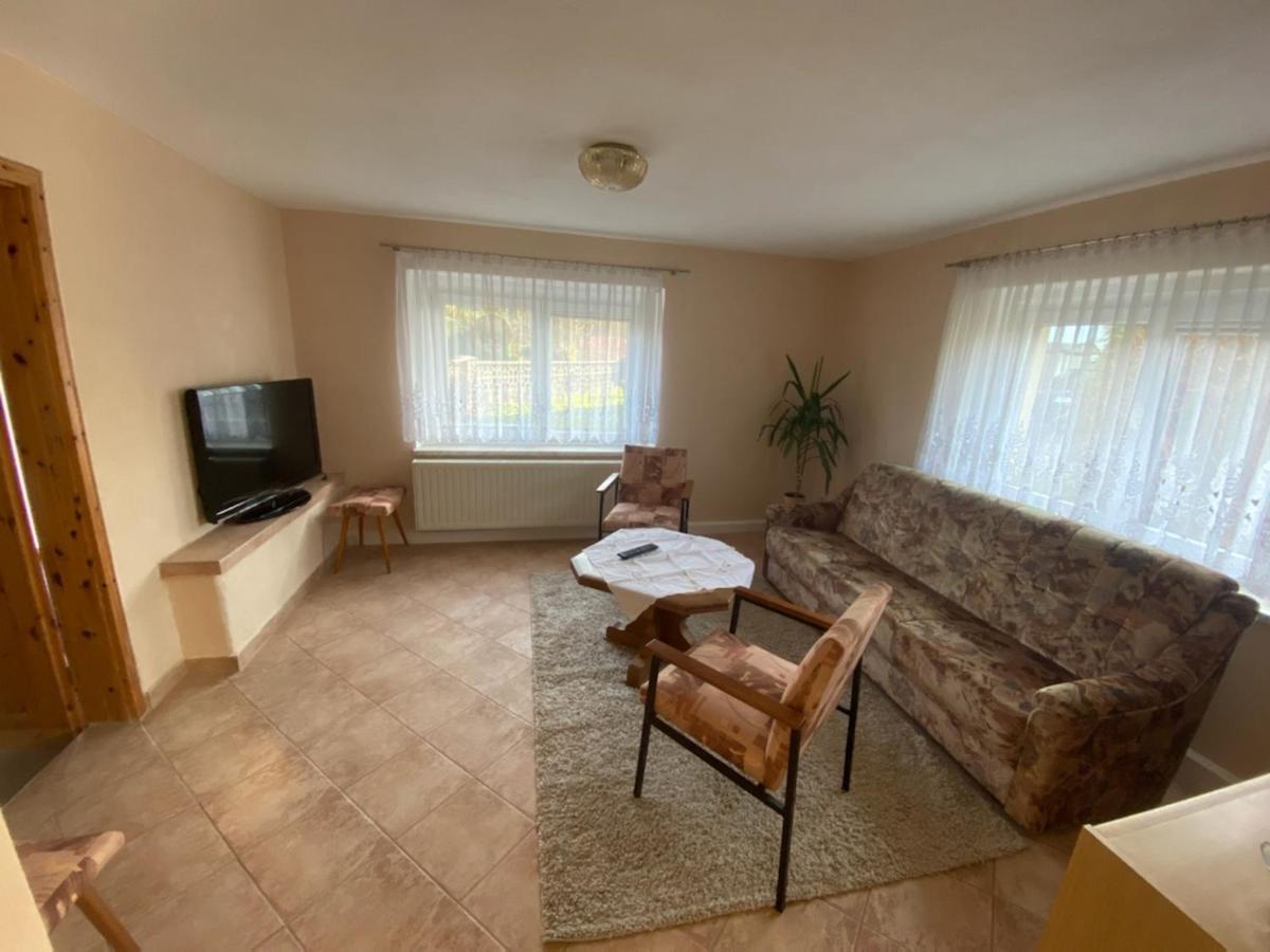 Ferienwohnung Lippmann Grosshartmannsdorf エクステリア 写真