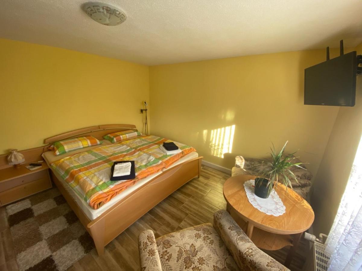 Ferienwohnung Lippmann Grosshartmannsdorf エクステリア 写真
